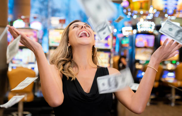 Arcade game interface on mpocash showing score, multiplier, and payout zones
